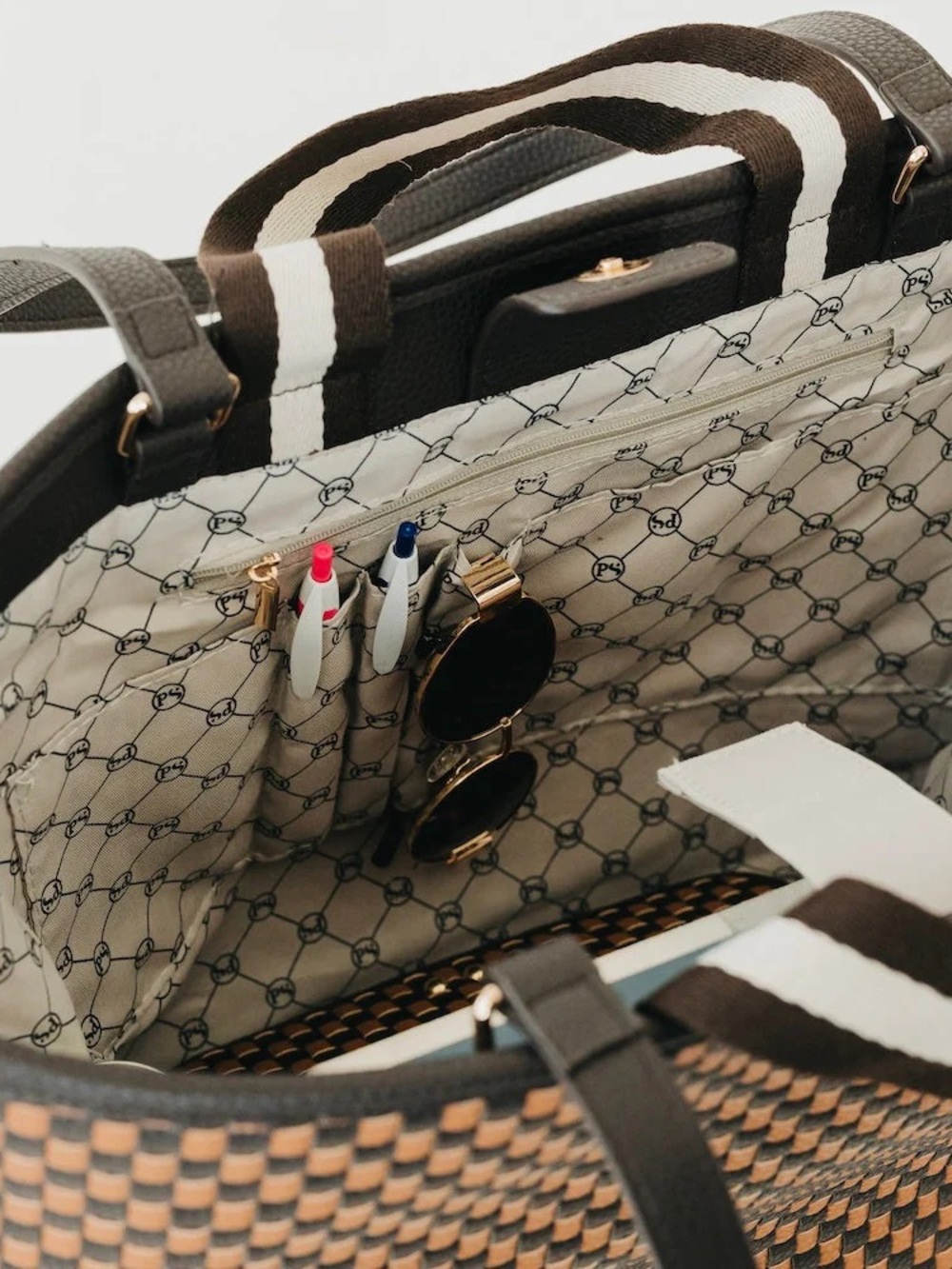 Pretty Simple Woven Tiffany Organizer Tote Bag Vegan Leather Checkered Black - Picture 7 of 9